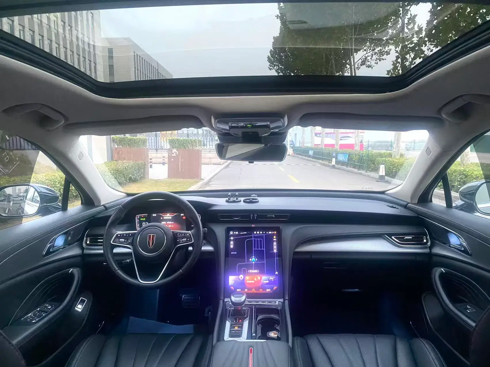 2023 HONGQI H5 thumbnail 4