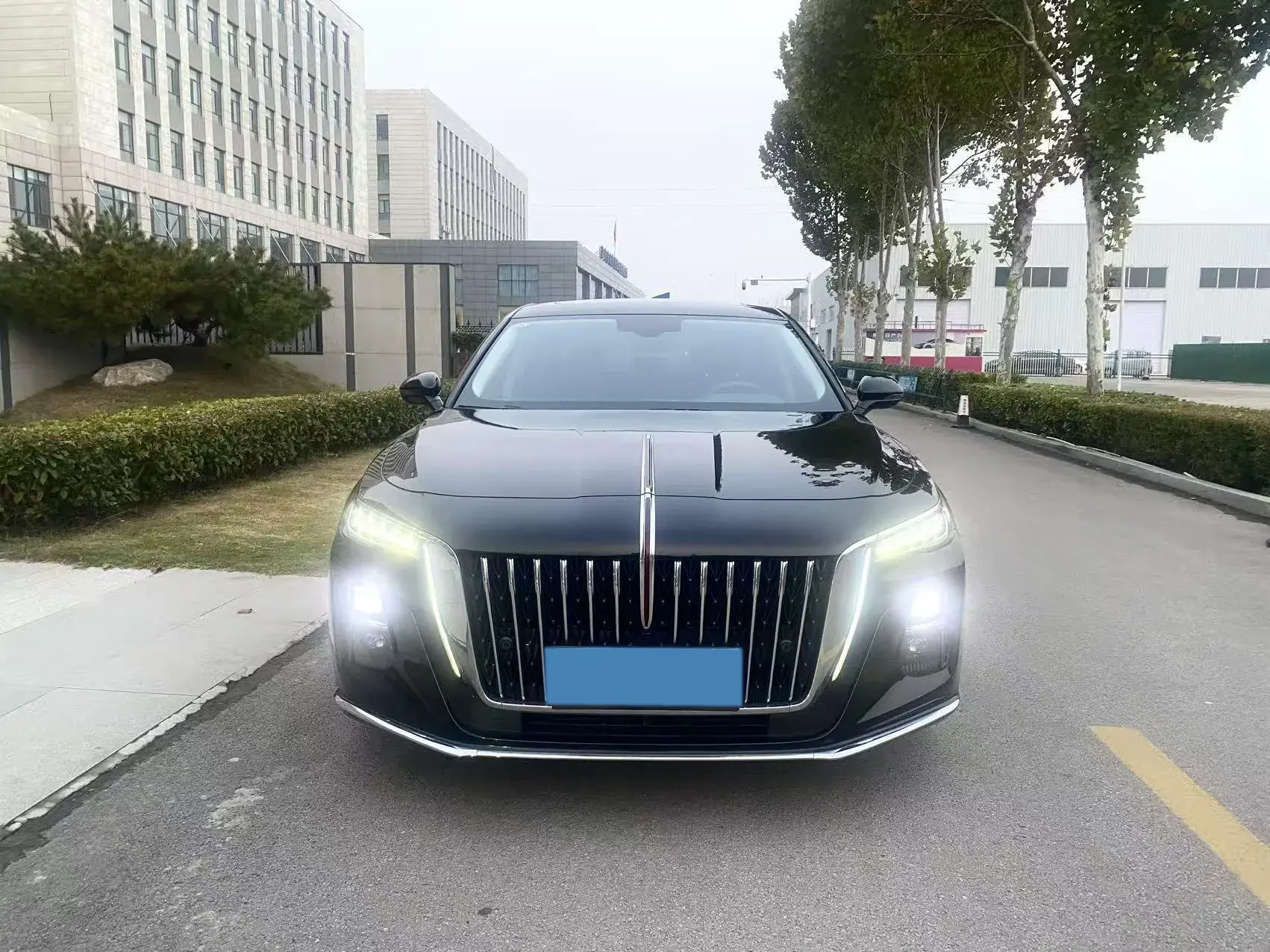 2023 HONGQI H5 thumbnail 3