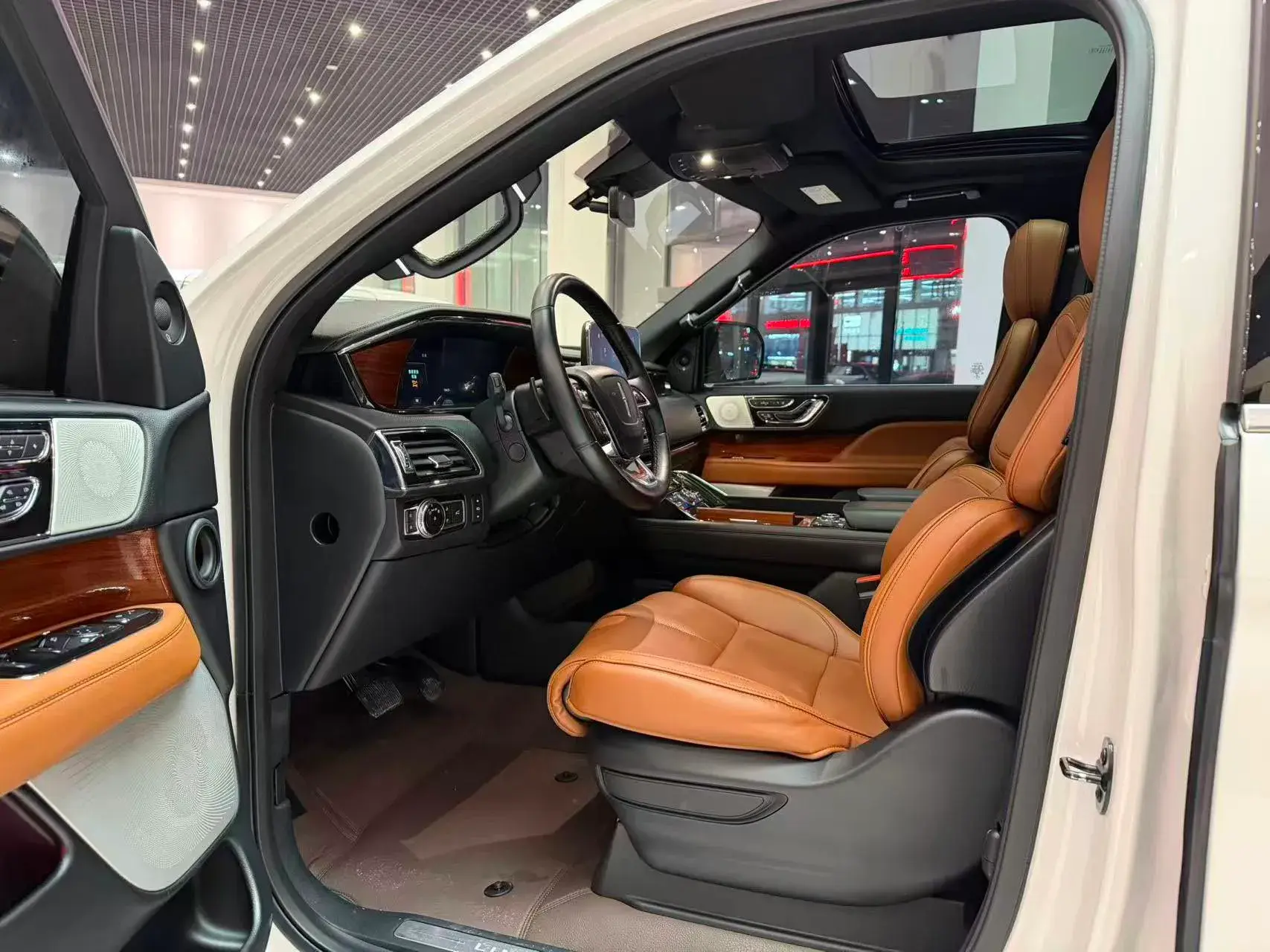 2018 LINCOLN NAVIGATOR thumbnail 4