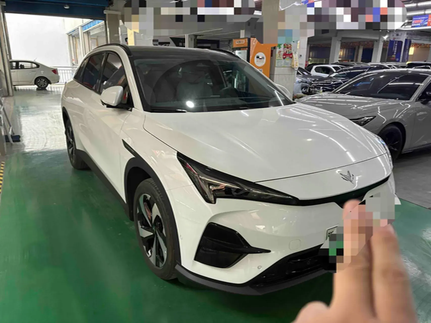 2025 ARCFOX ΑT5 thumbnail 4