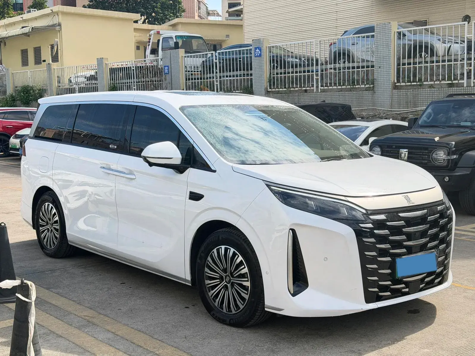 2023 BYD XIA thumbnail 3