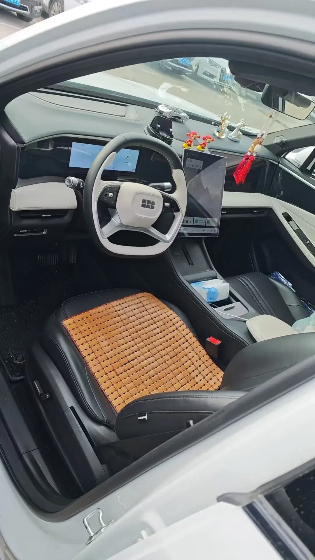 2024 GEELY GALAXY thumbnail 4