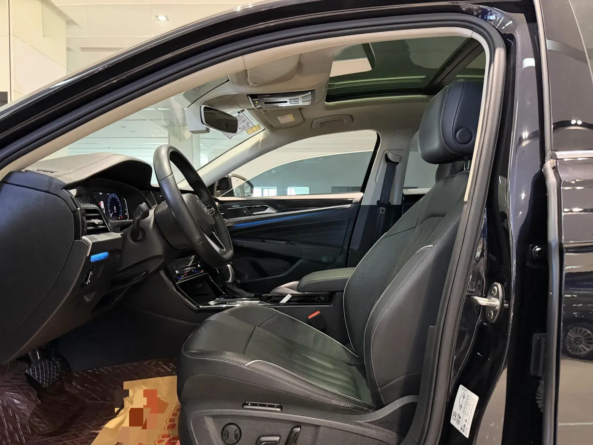 2022 VOLKSWAGEN PASSAT thumbnail 4