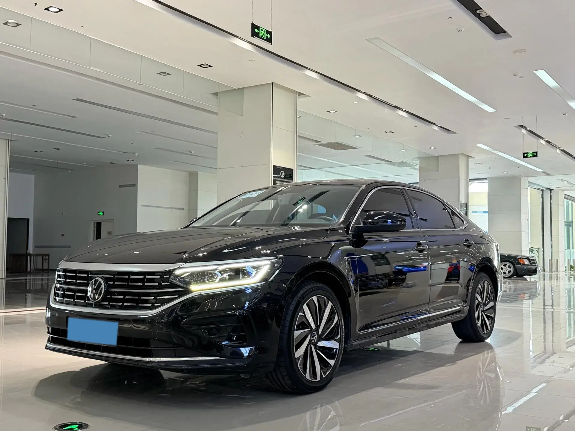 2022 VOLKSWAGEN PASSAT view 1