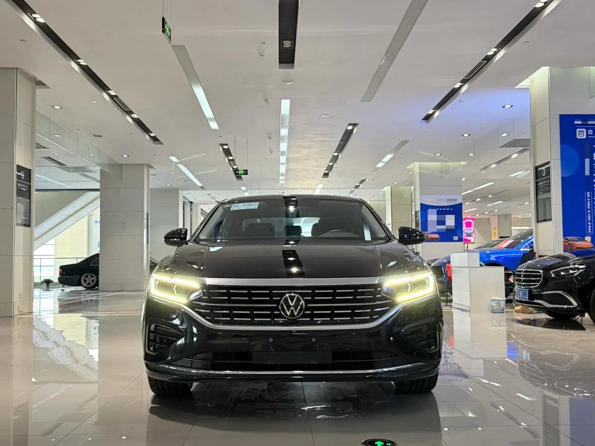 2022 VOLKSWAGEN PASSAT thumbnail 2