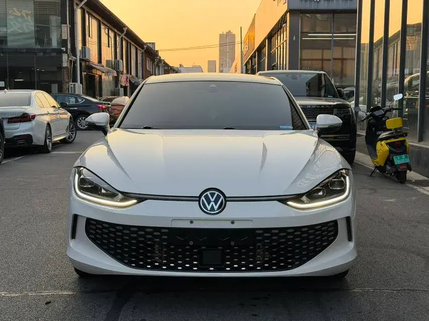 2022 VOLKSWAGEN LAMANDO thumbnail 2