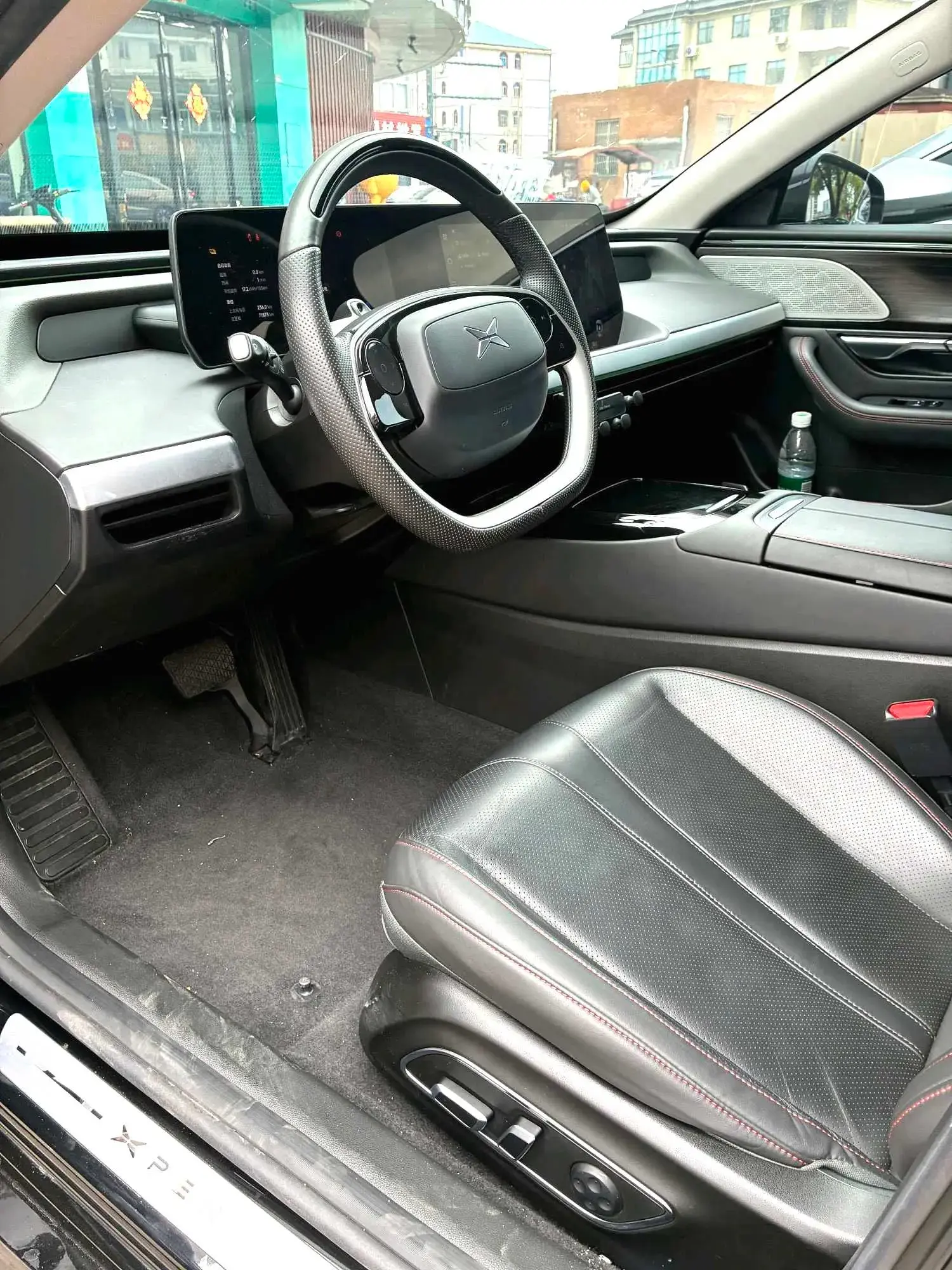 2022 XPENG P7 thumbnail 2