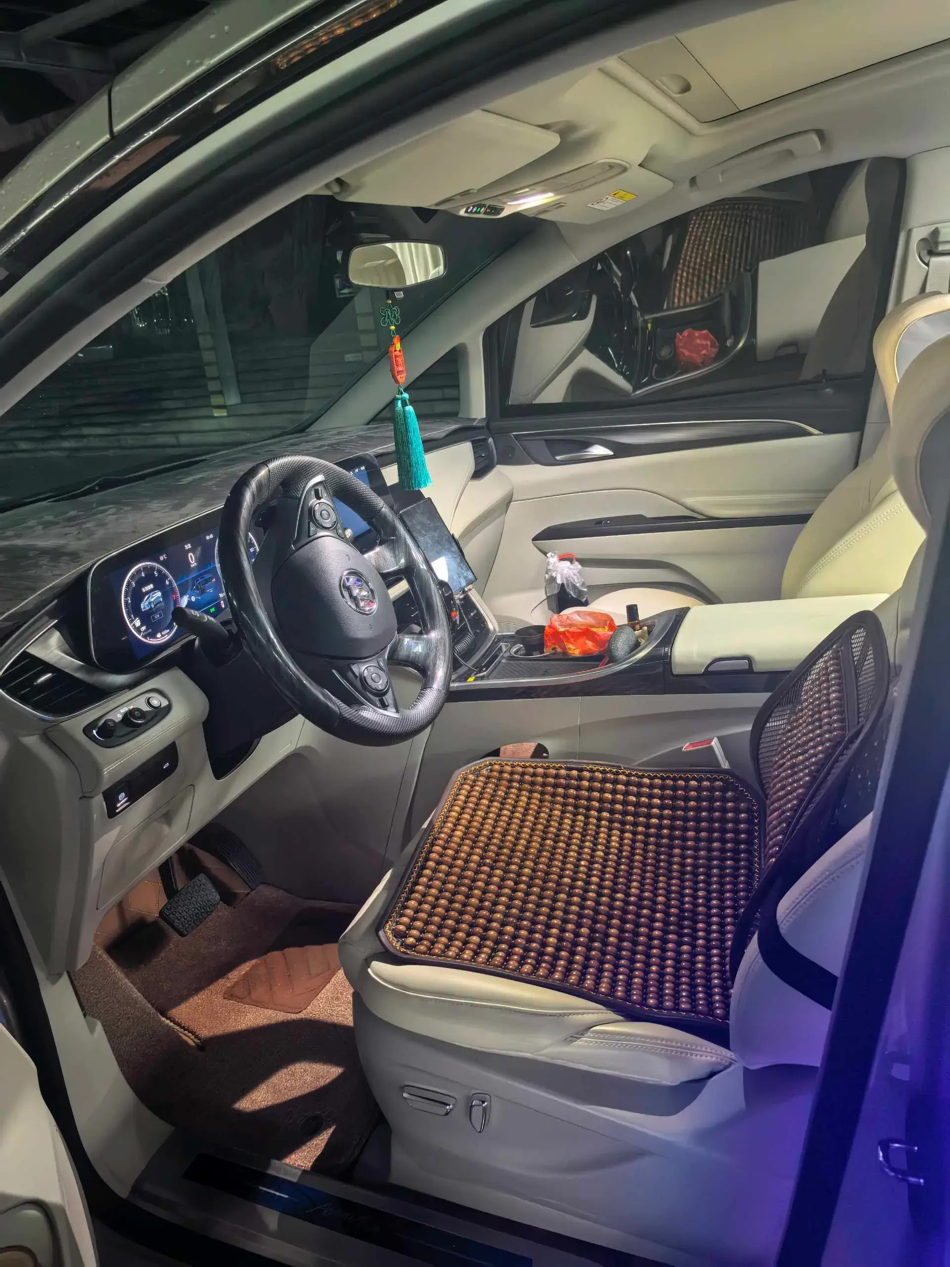 2022 BUICK GL8 thumbnail 3