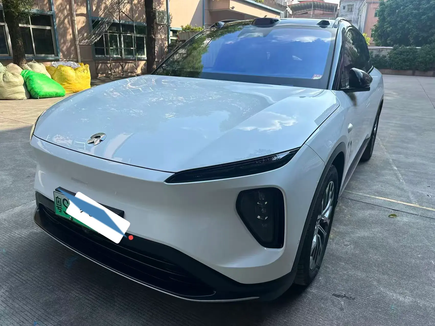 2023 NIO ES6 view 1