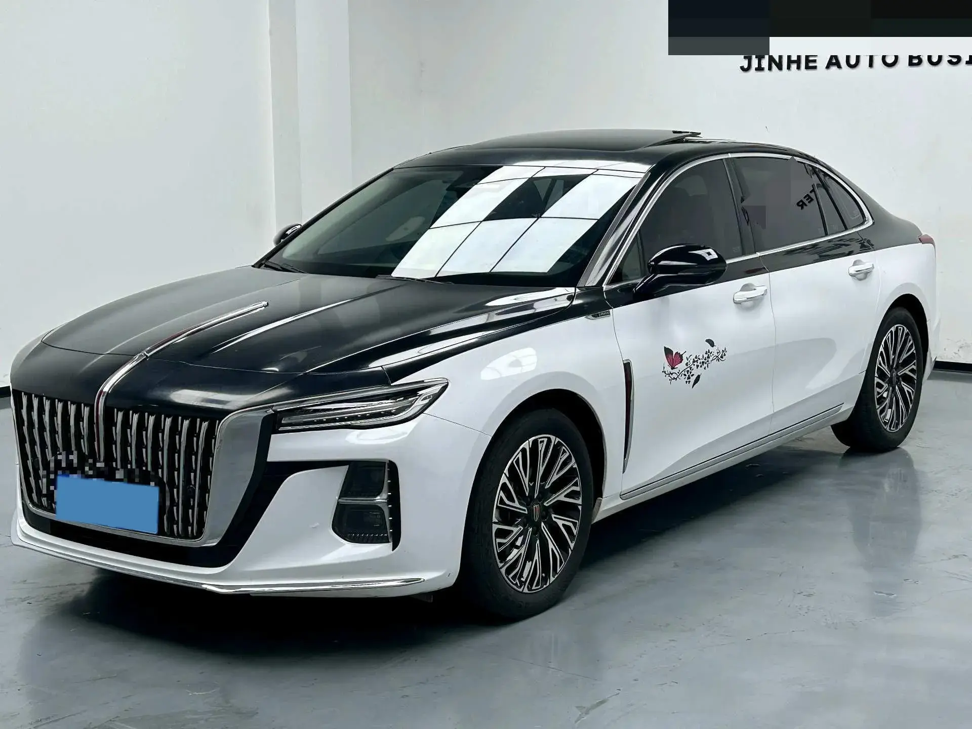 2023 HONGQI H5 view 1