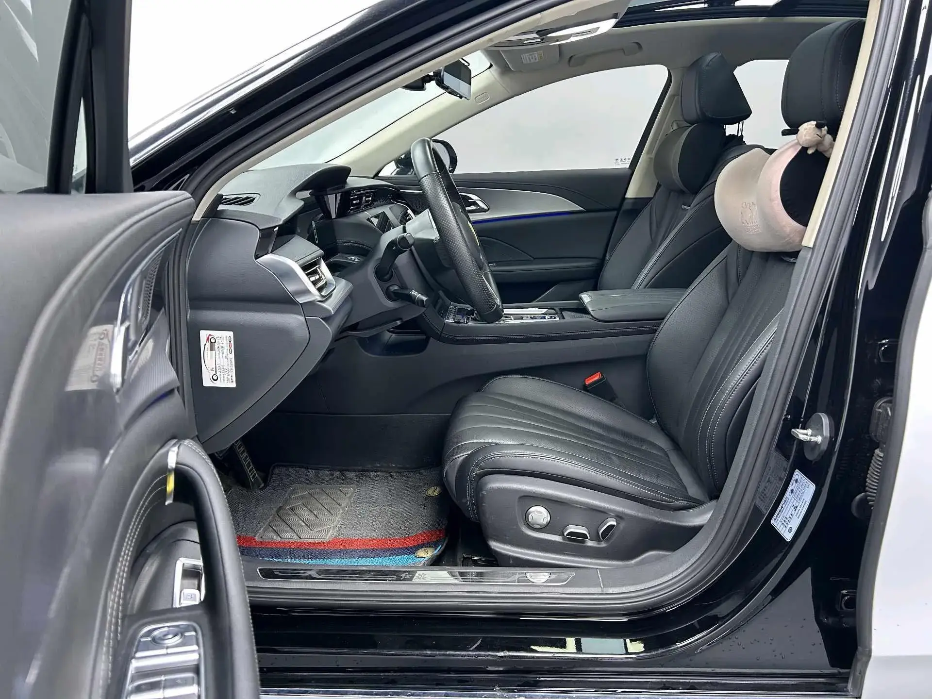 2023 HONGQI H5 thumbnail 4