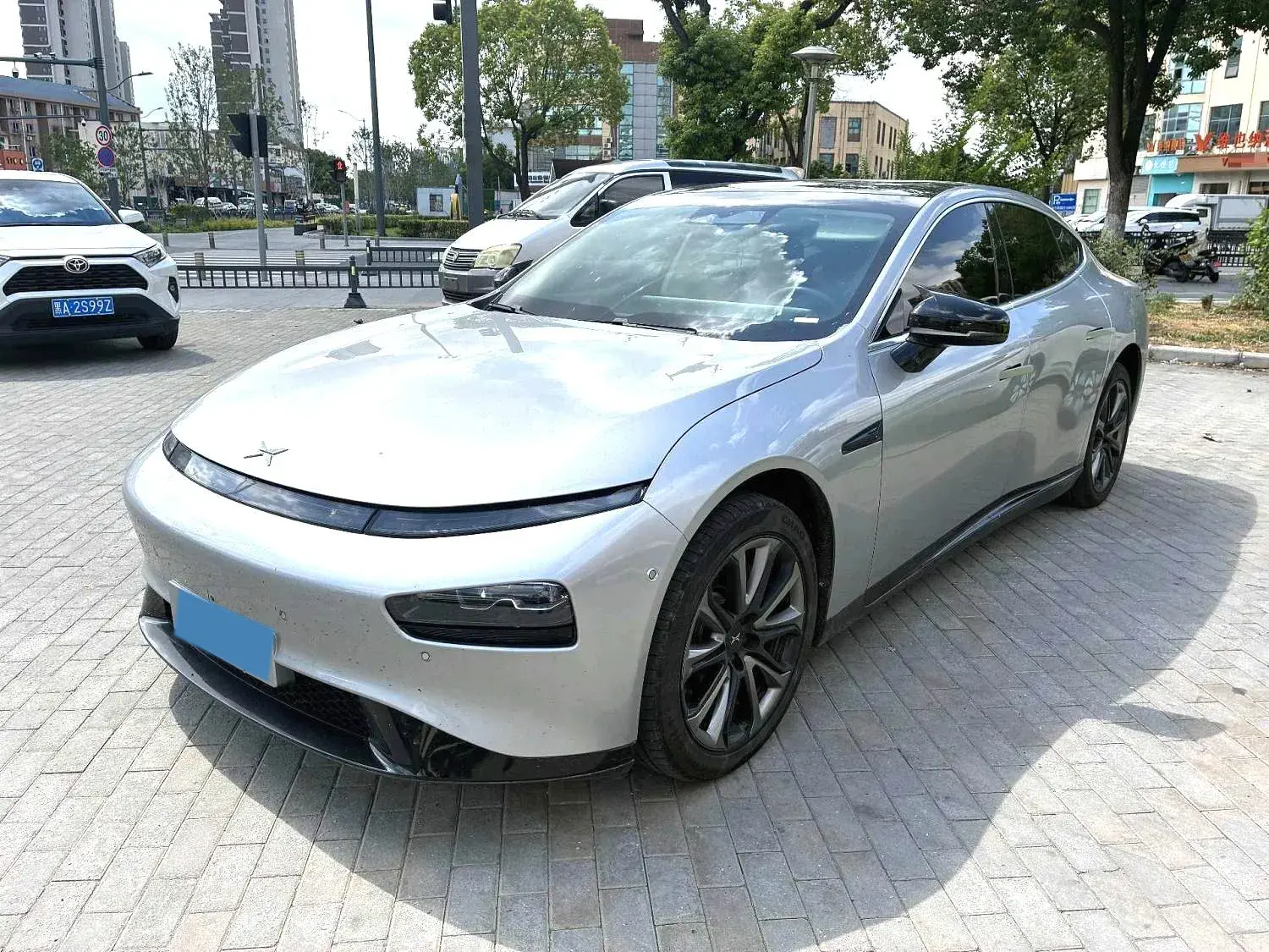 2020 XPENG P7 view 1