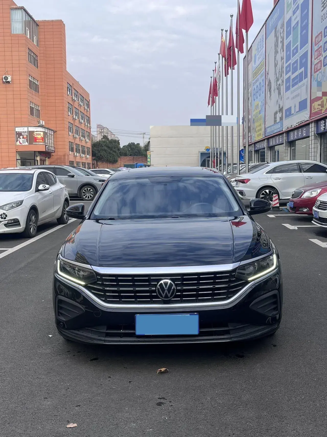 2022 VOLKSWAGEN PASSAT thumbnail 2