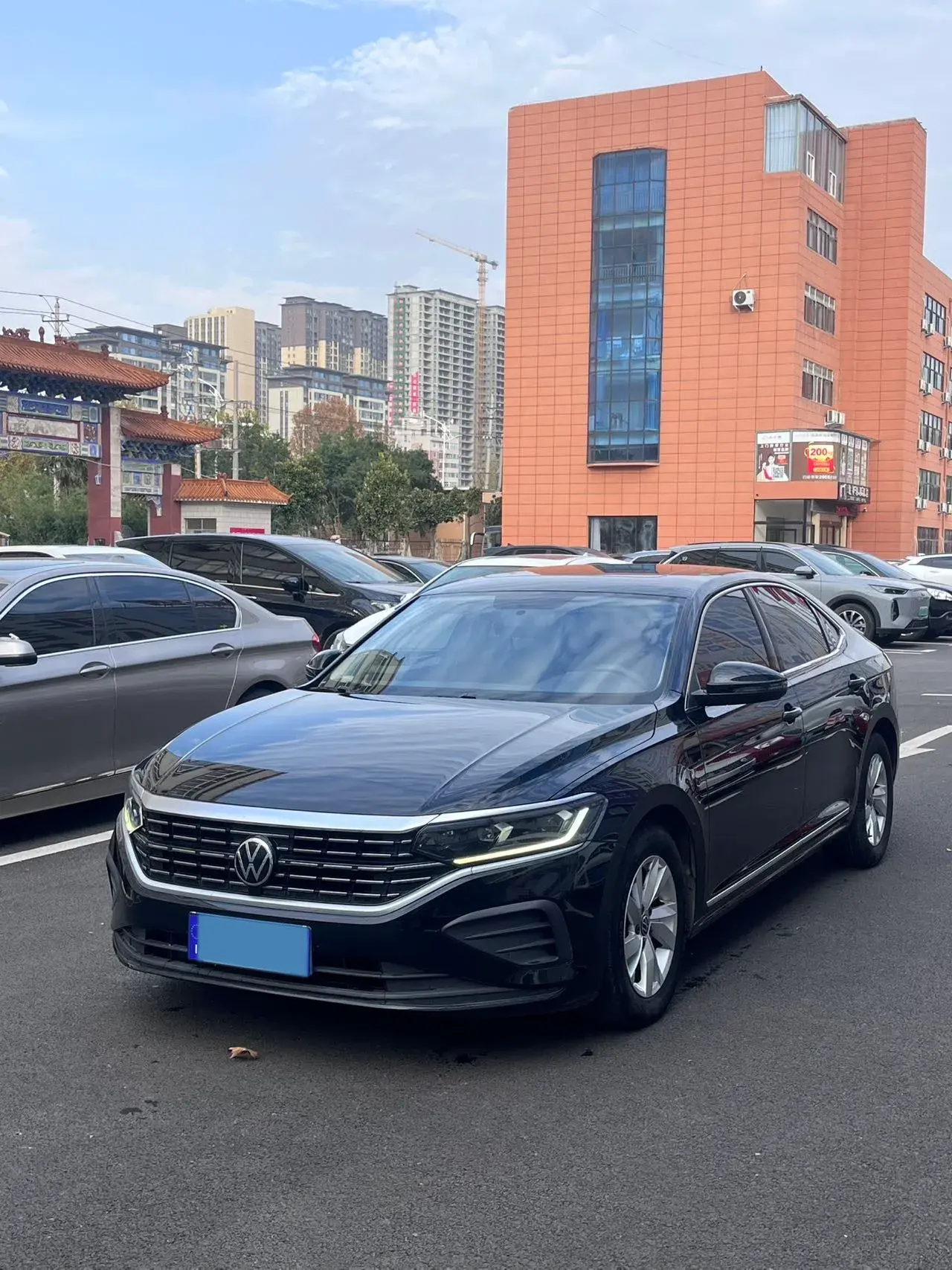 2022 VOLKSWAGEN PASSAT view 1