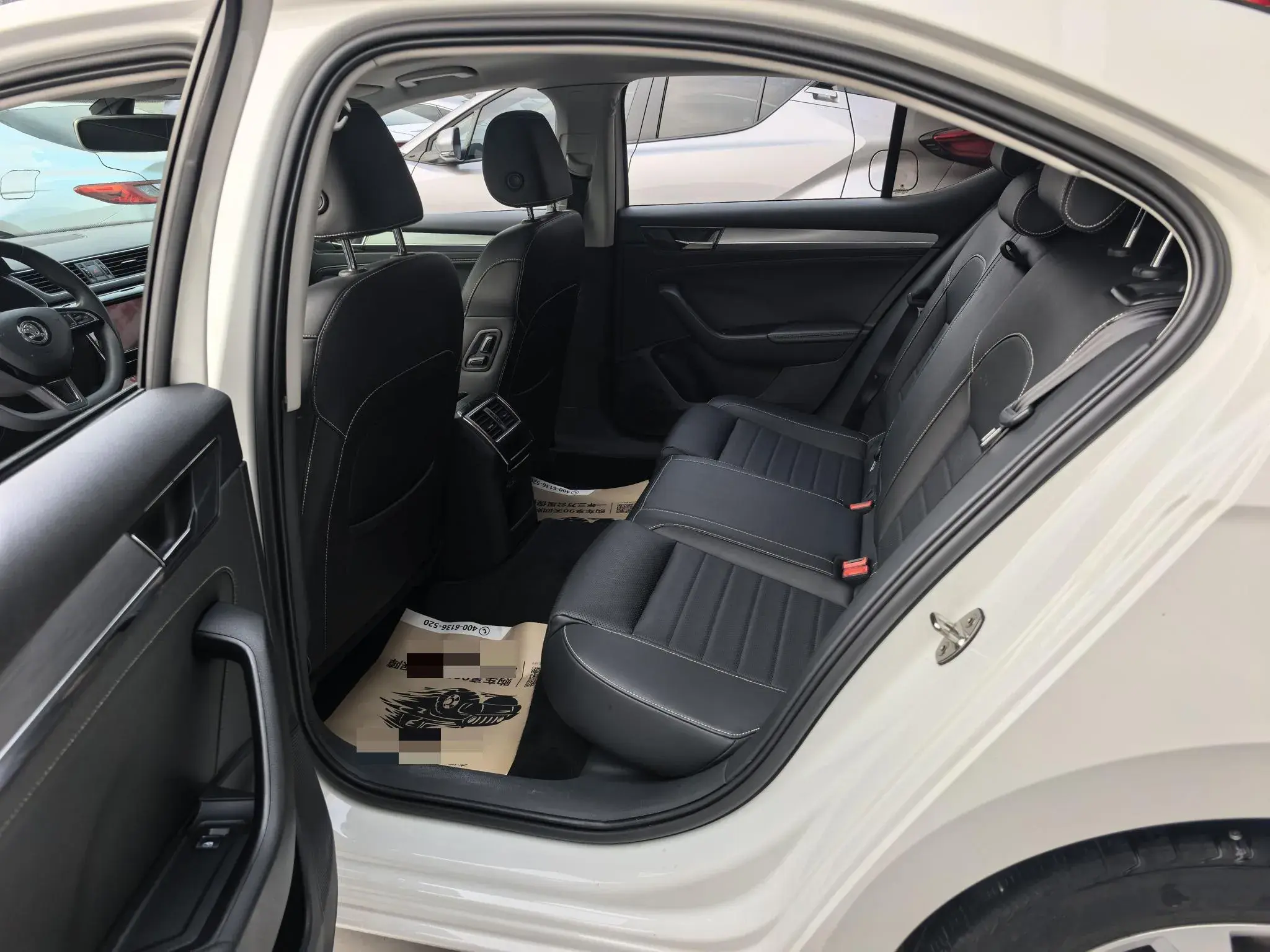 2019 SKODA SUPERB thumbnail 3