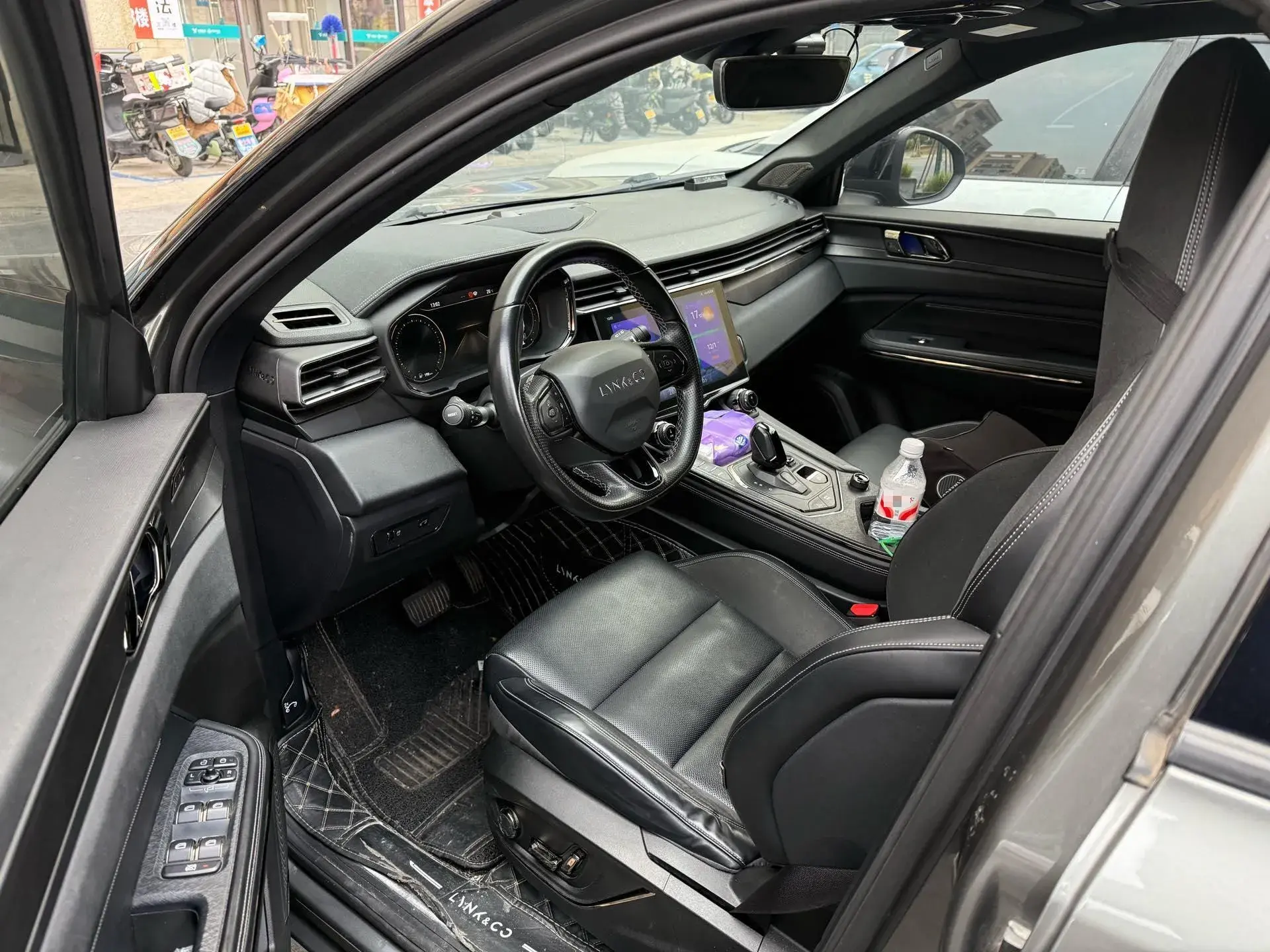 2021 LYNK&CO 01 thumbnail 2