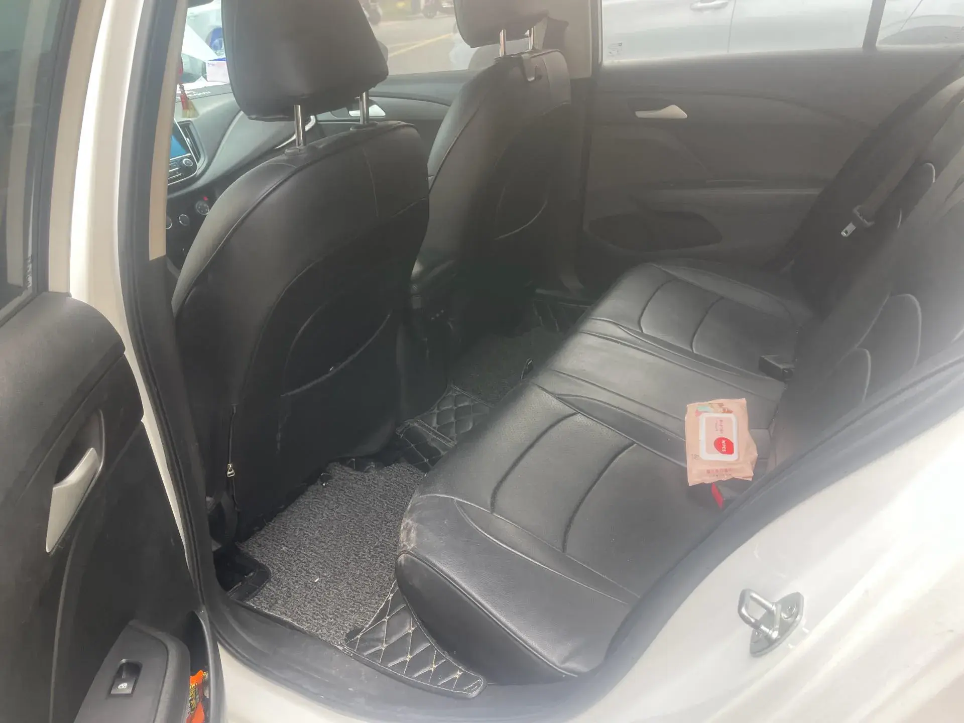 2019 CHEVROLET CAVALIER thumbnail 3