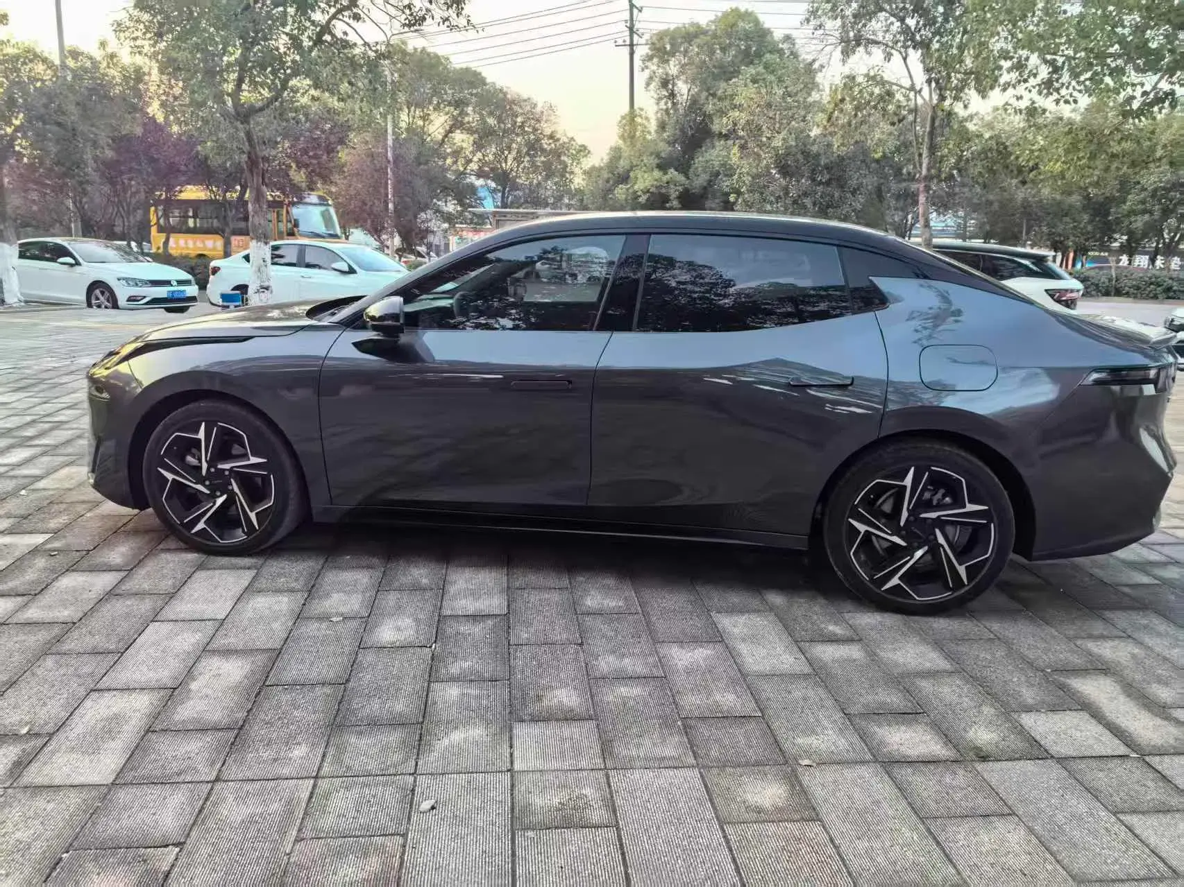 2024 LYNK&CO 07 thumbnail 2