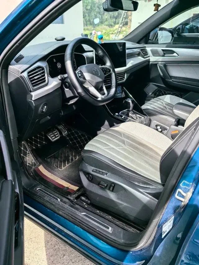 2023 VOLKSWAGEN TAYRON thumbnail 3