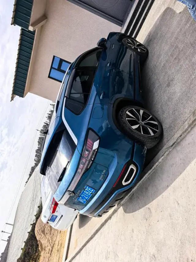 2023 VOLKSWAGEN TAYRON thumbnail 2