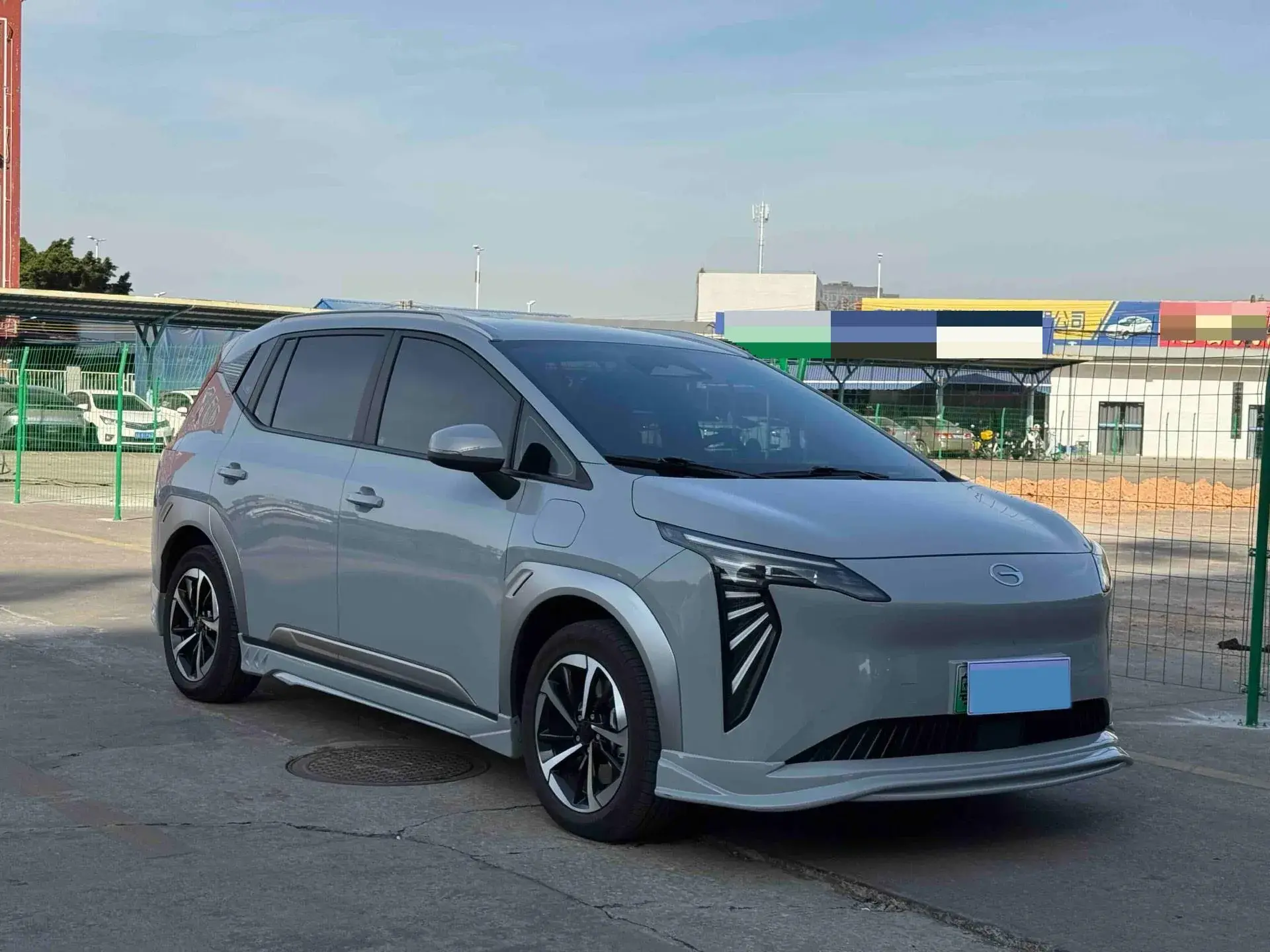 2025 AION Y thumbnail 3