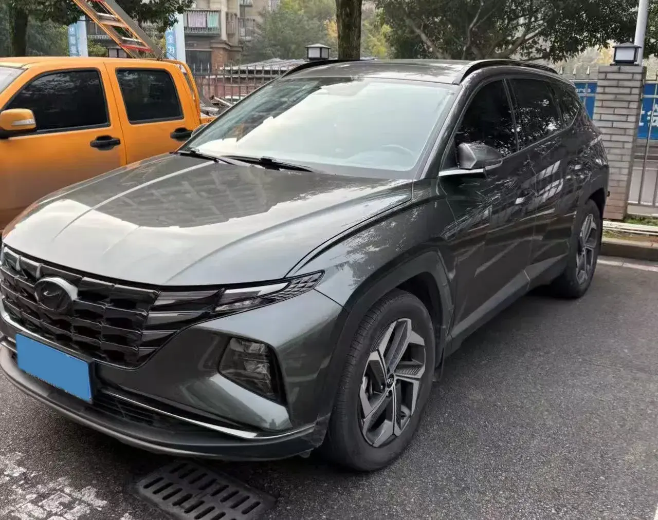 2023 HYUNDAI TUCSON view 1