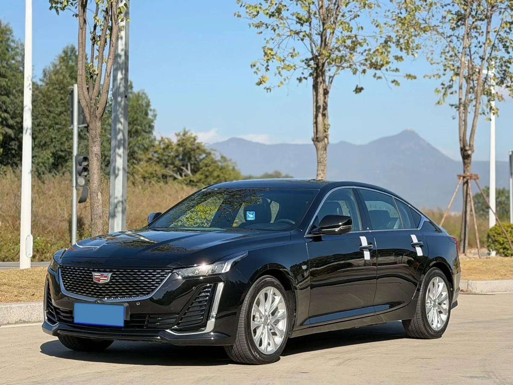 2023 CADILLAC CT5 view 1