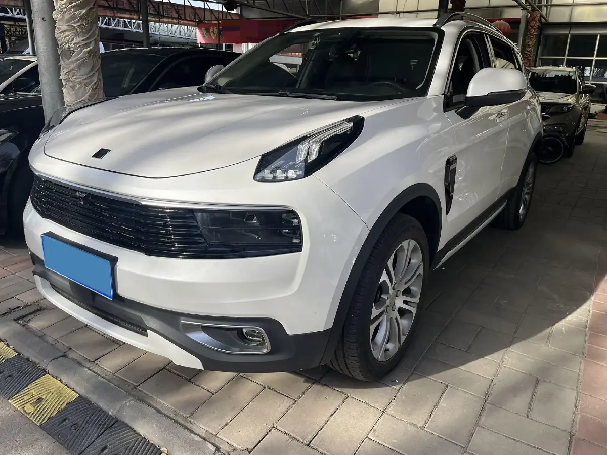 2019 LYNK&CO 01 2.0T 190HP L4 6AT