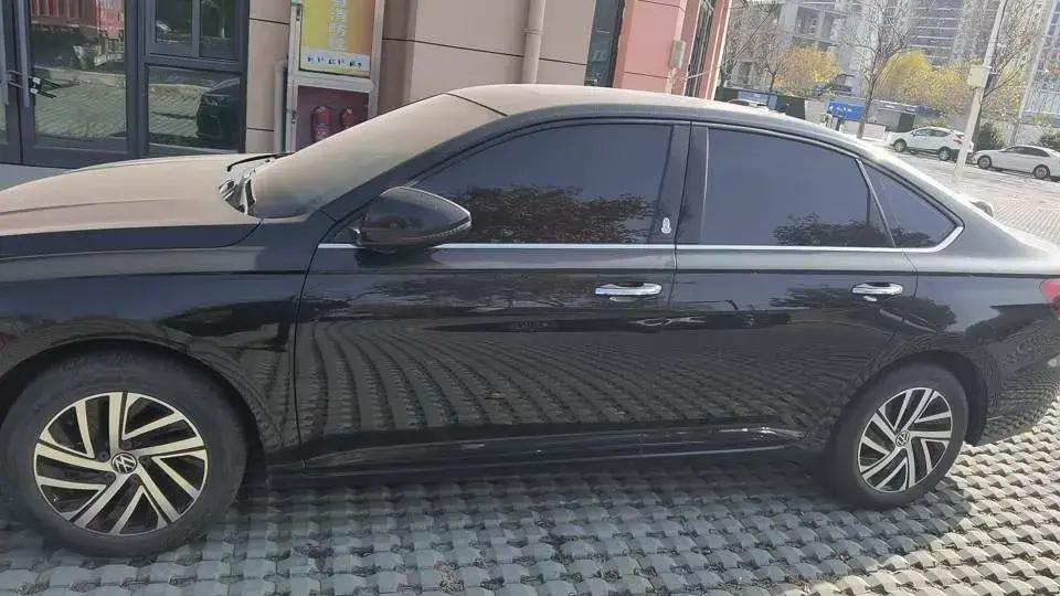 2023 VOLKSWAGEN LAVIDA thumbnail 3