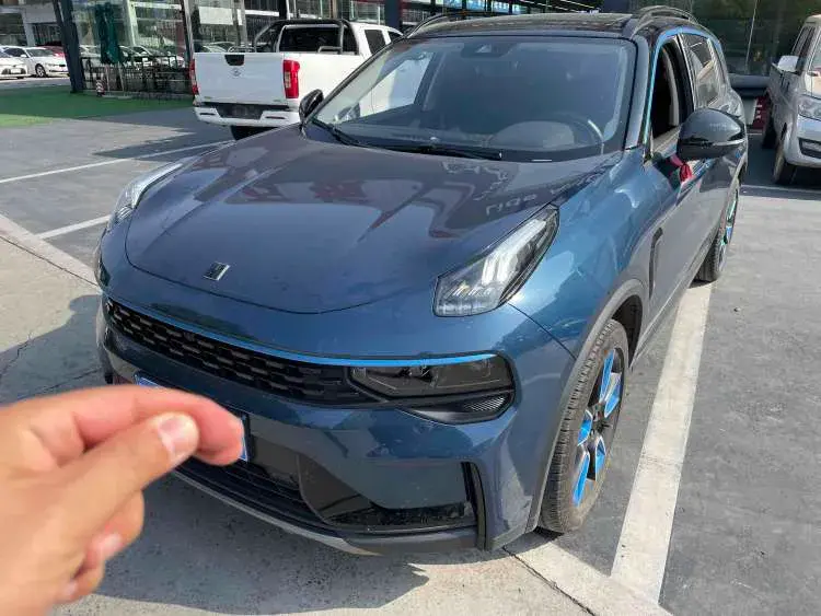 2021 LYNK&CO 01 view 1