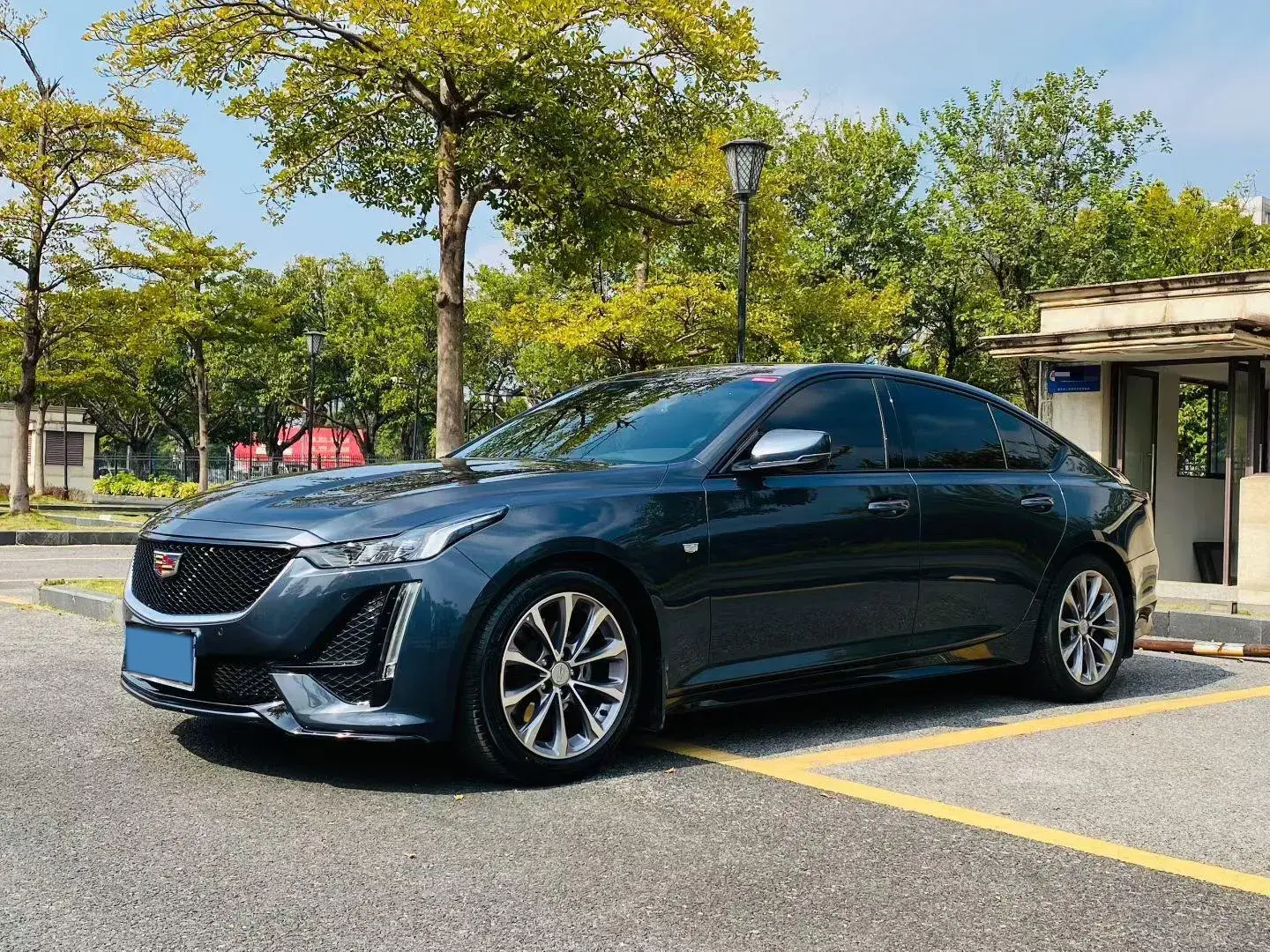 2021 CADILLAC CT5 view 1