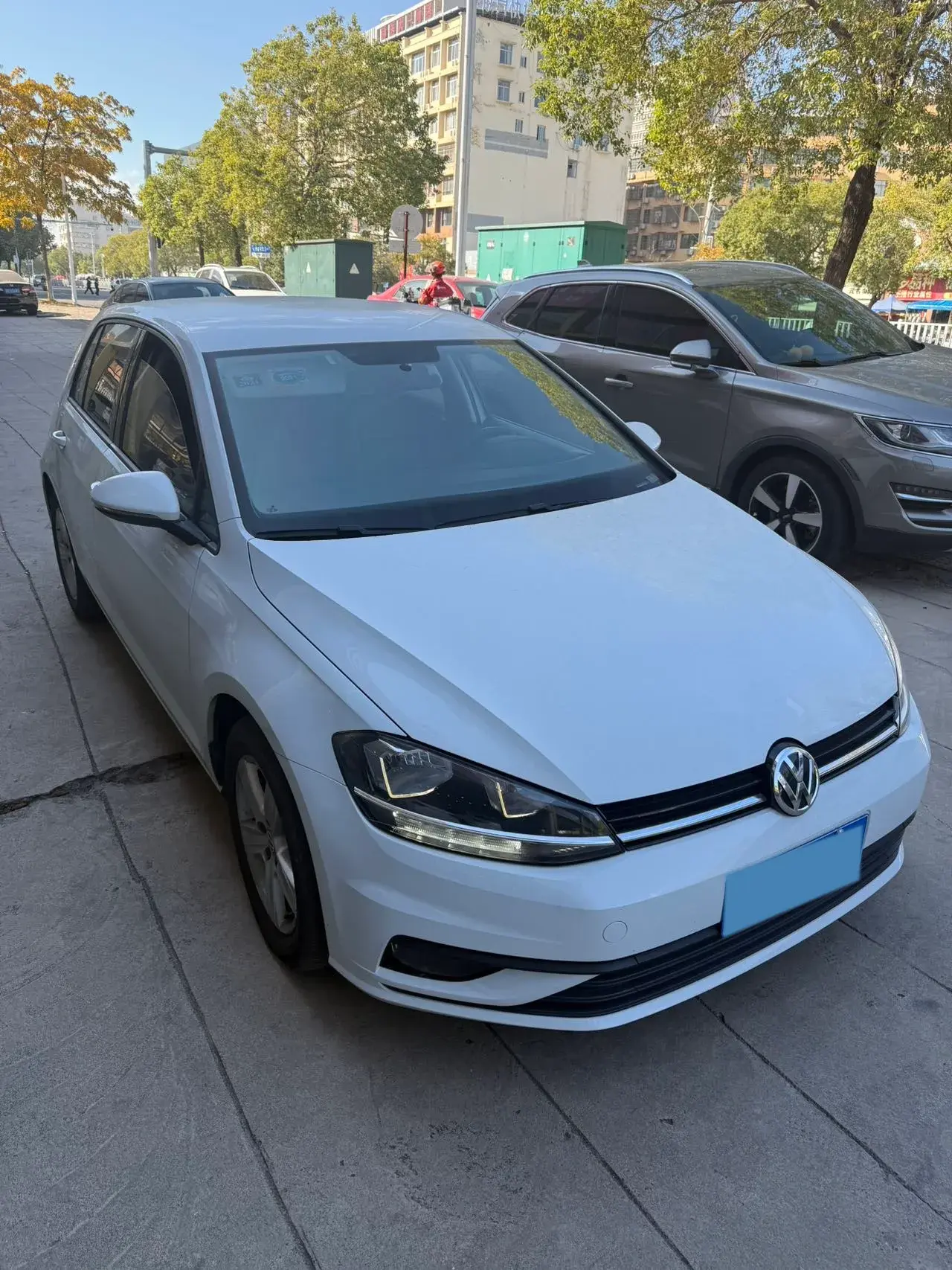 2018 VOLKSWAGEN GOLF thumbnail 3