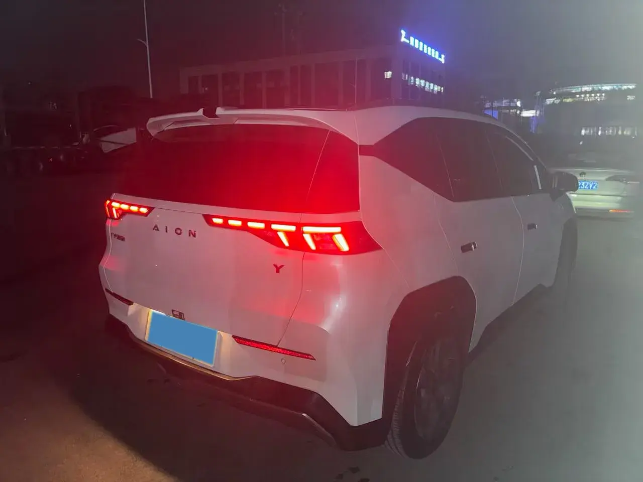2022 AION Y thumbnail 2