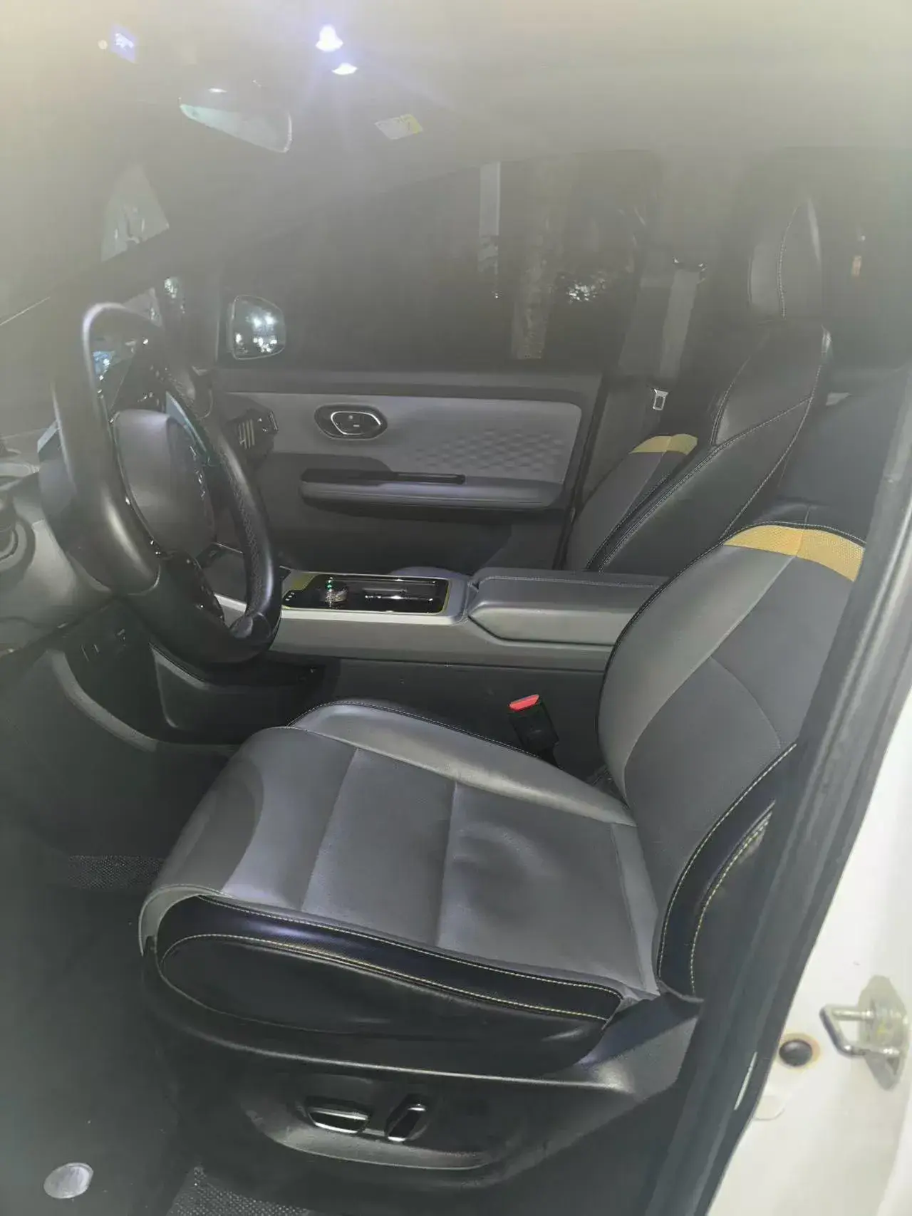 2022 AION Y thumbnail 3