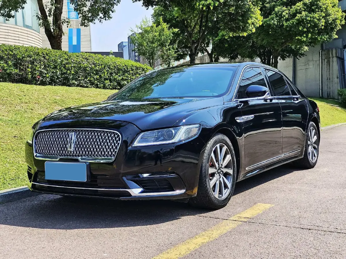 2017 Lincoln Continental 2.0T 261HP L4 6AT