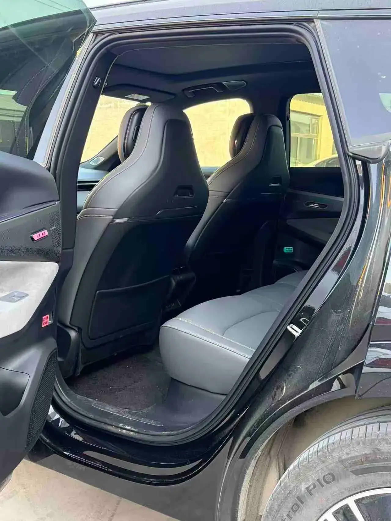 2025 LYNK&CO 08 thumbnail 3