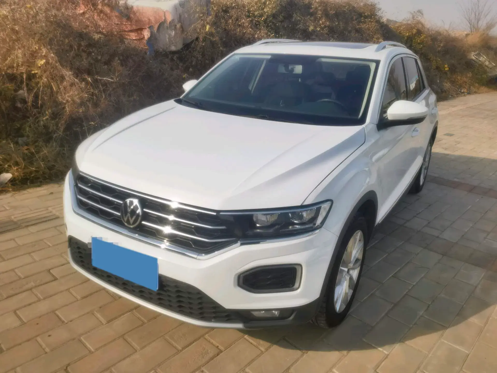 2022 VOLKSWAGEN T-ROC view 1