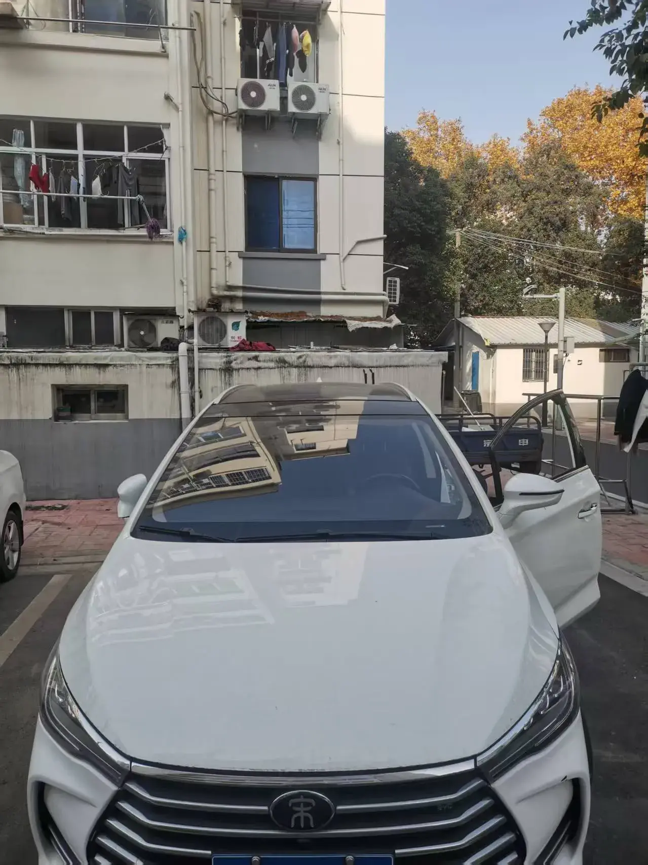 2017 BYD SONG thumbnail 3