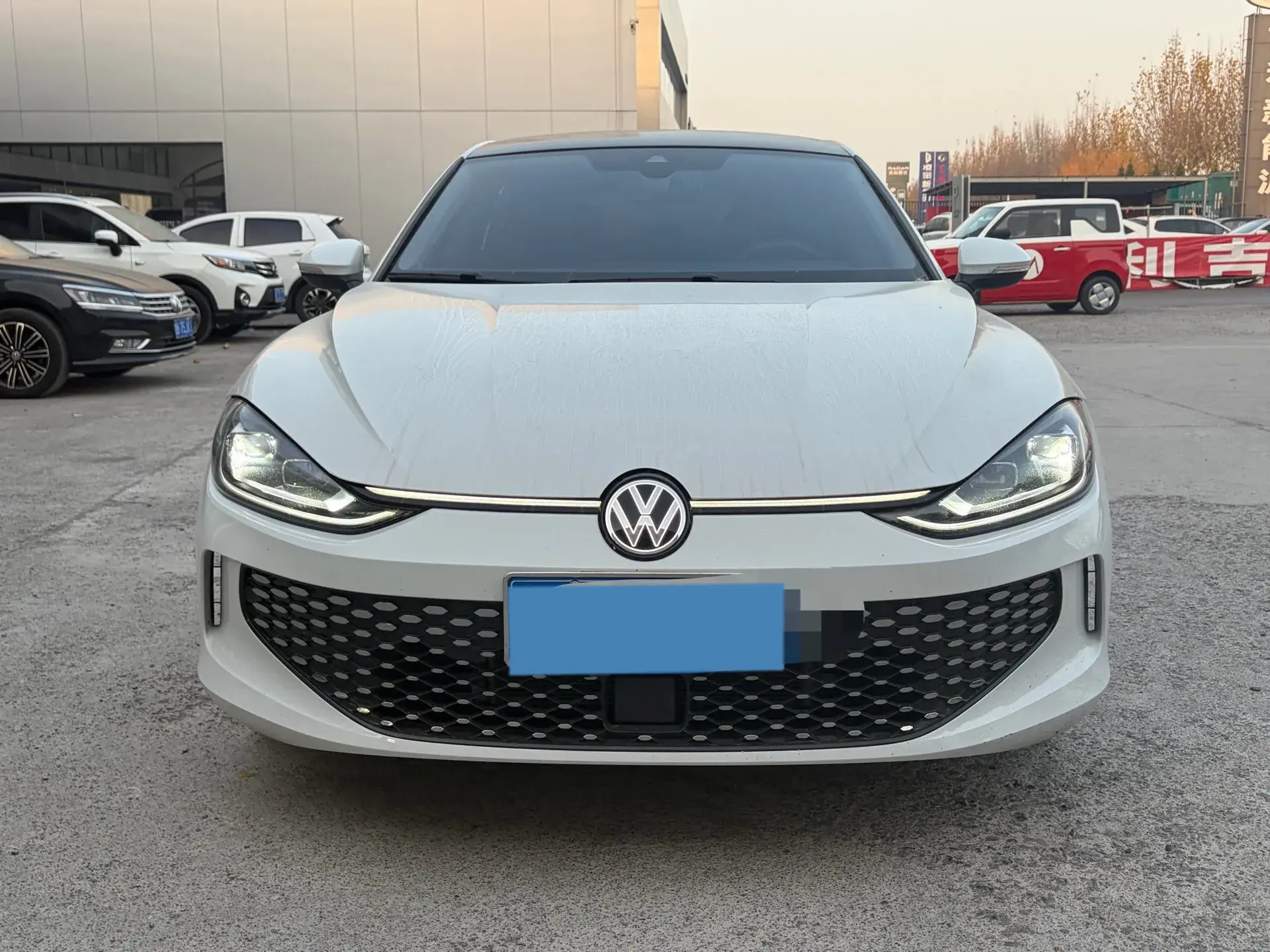 2024 VOLKSWAGEN LAMANDO thumbnail 2