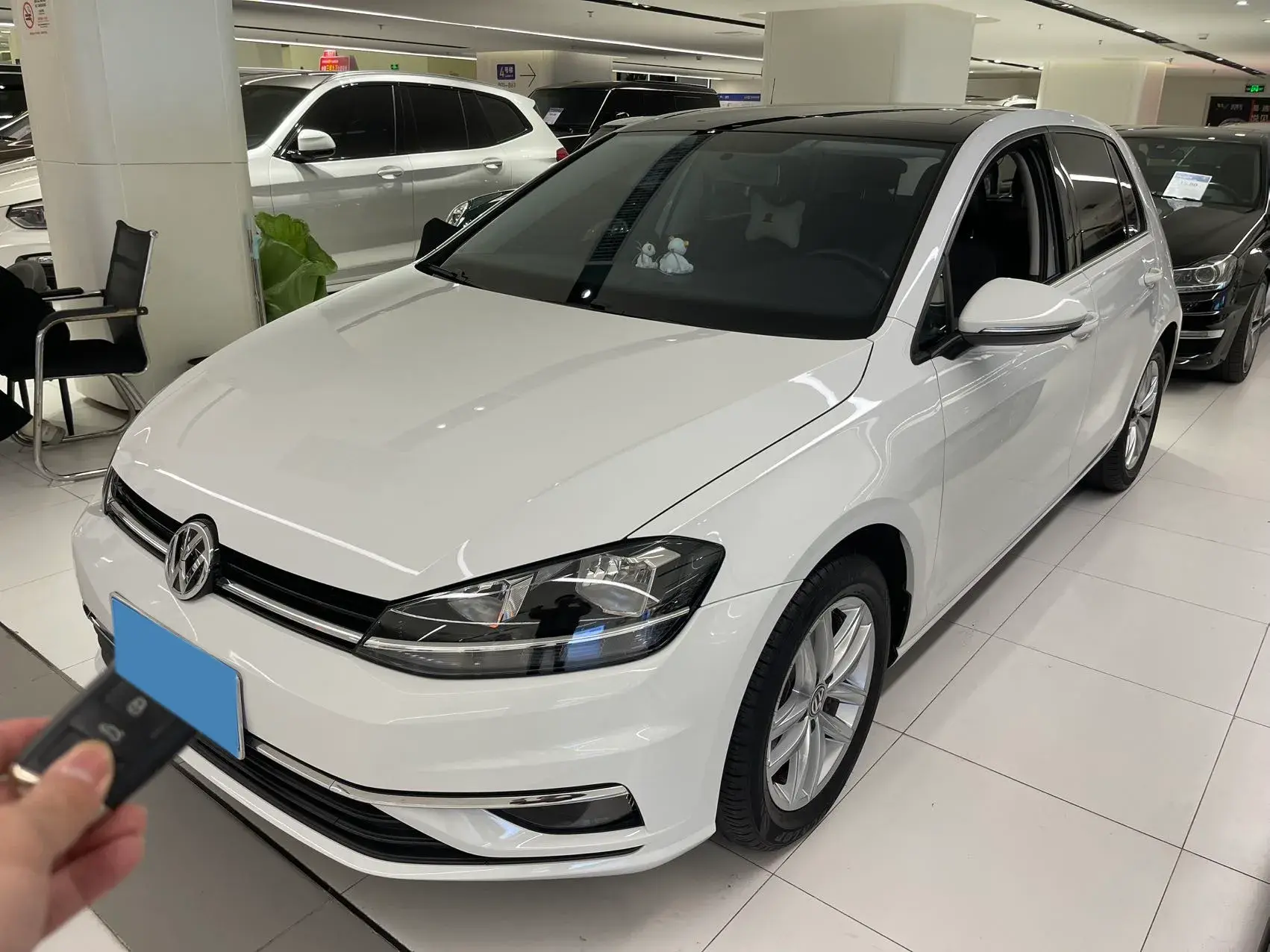 2018 VOLKSWAGEN GOLF view 1