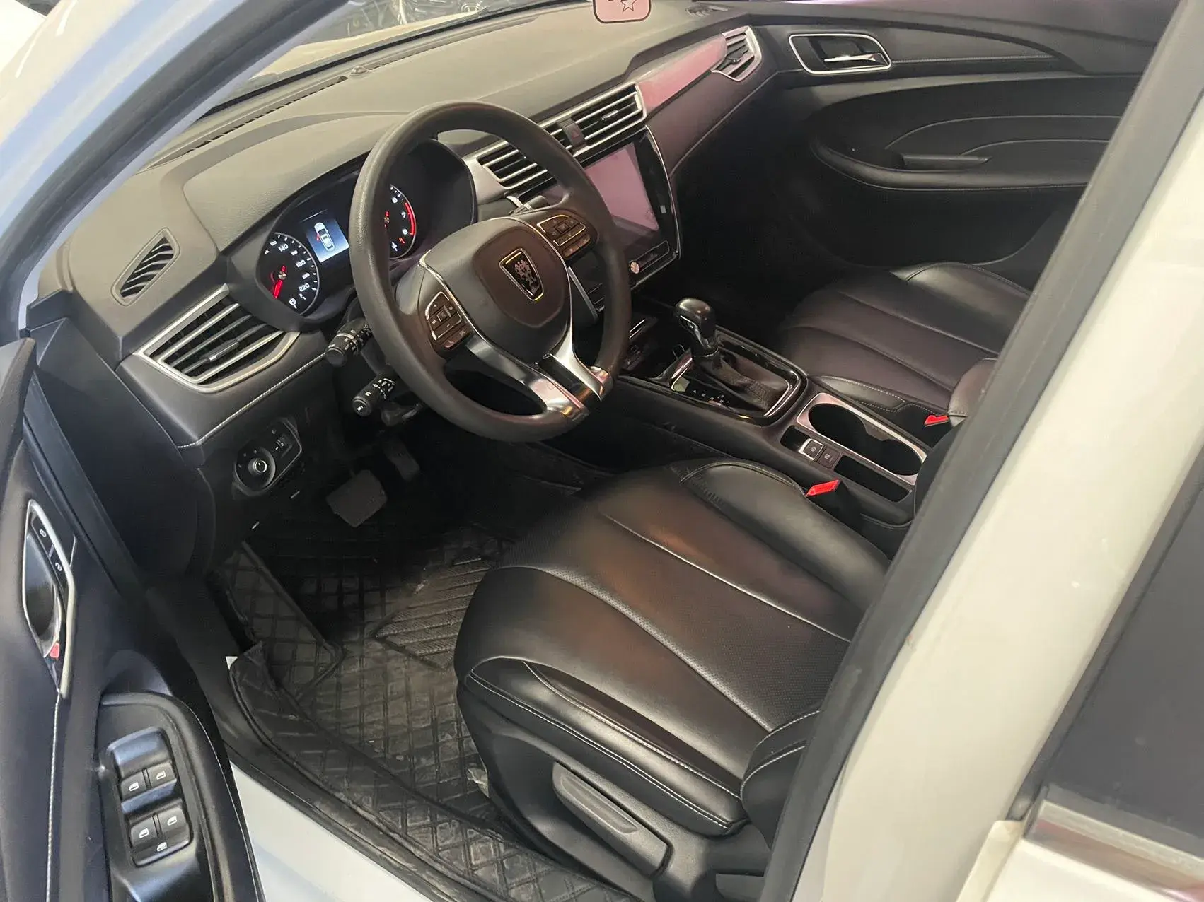 2019 ROEWE I5 thumbnail 4