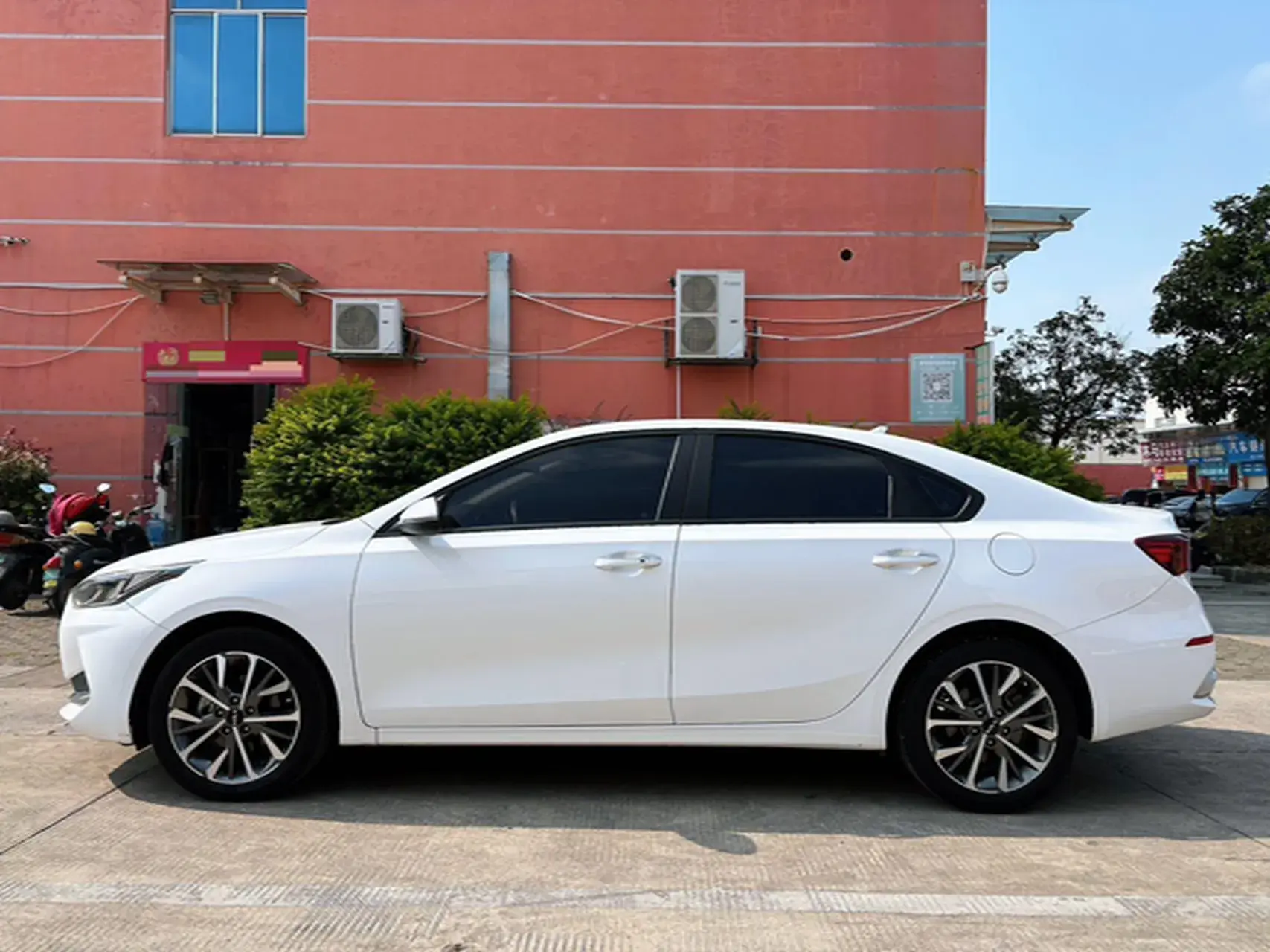 2021 KIA K3 thumbnail 3