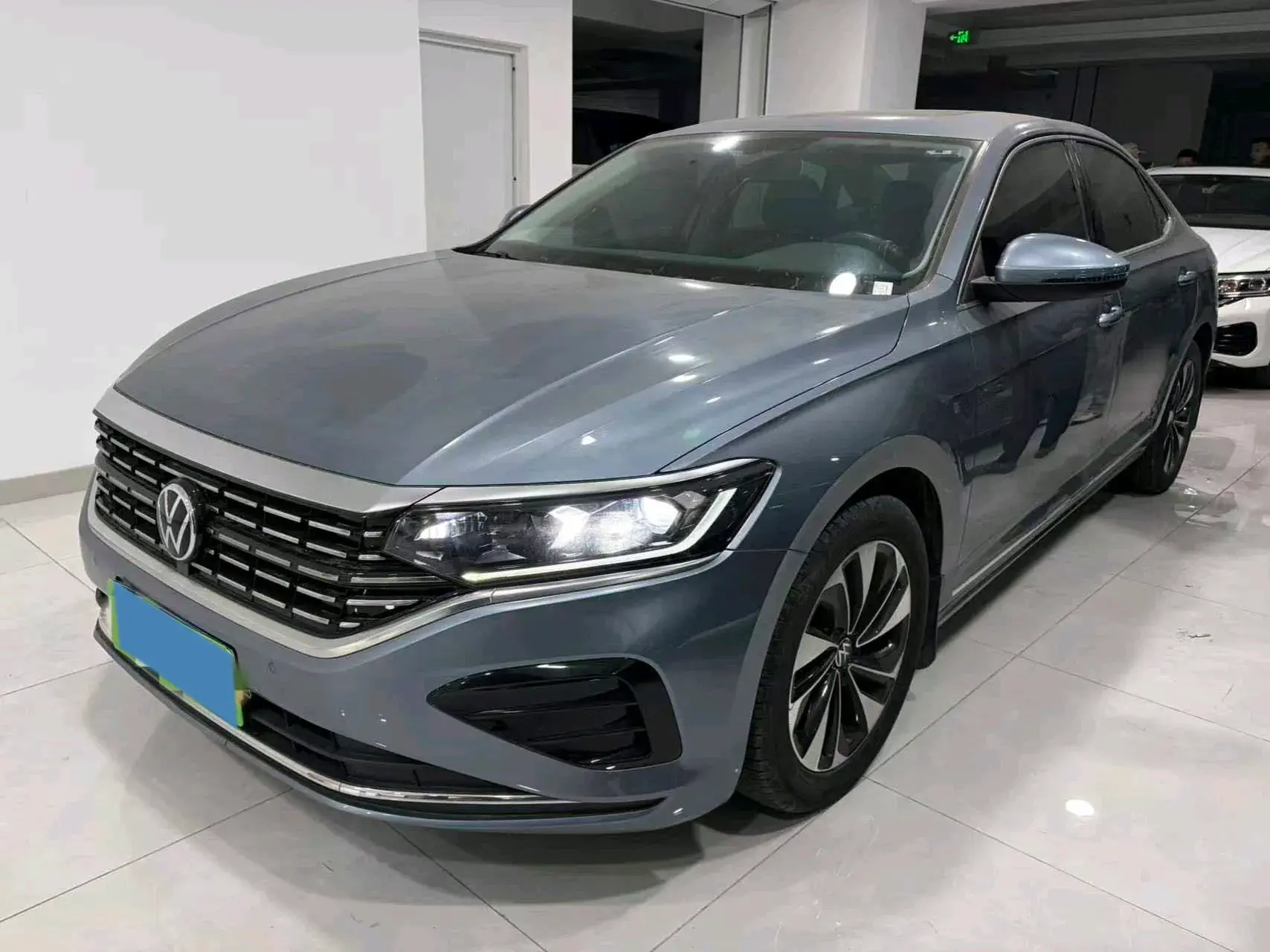 2022 VOLKSWAGEN PASSAT view 1
