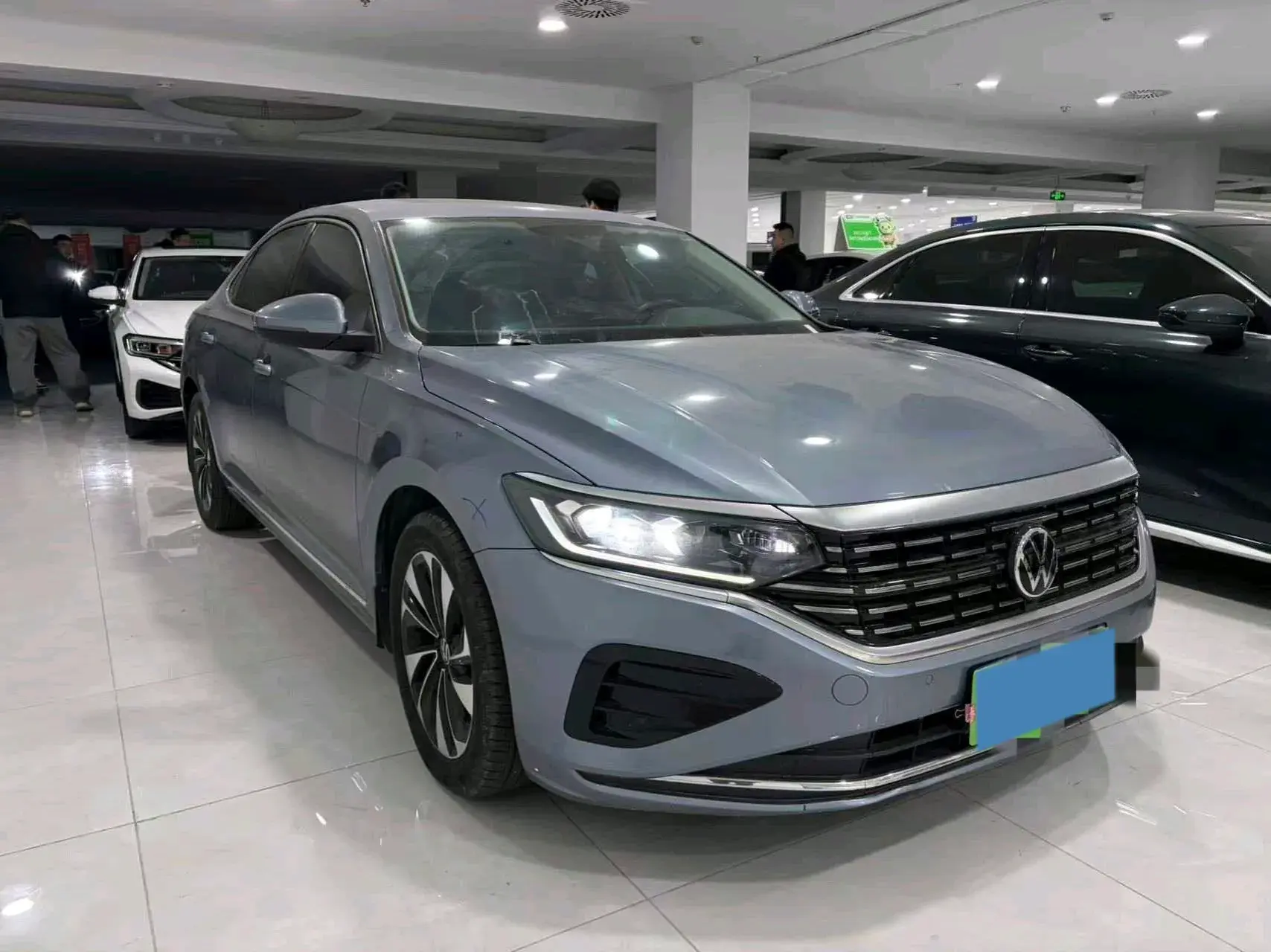 2022 VOLKSWAGEN PASSAT thumbnail 3