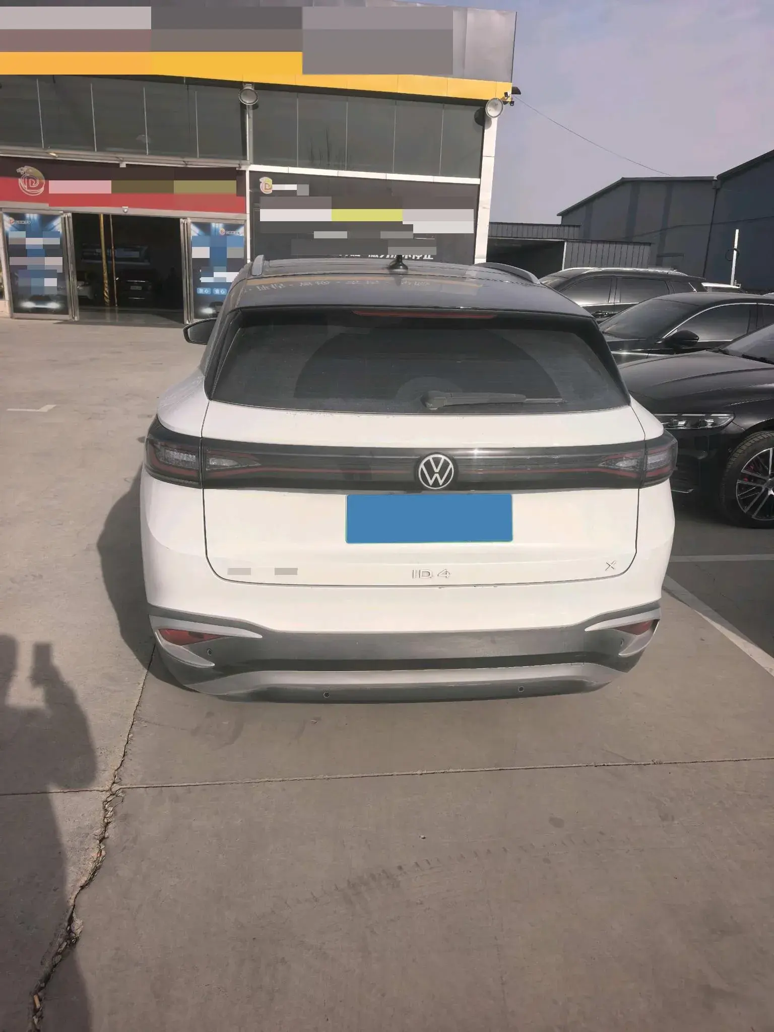 2024 VOLKSWAGEN ID.4 thumbnail 4