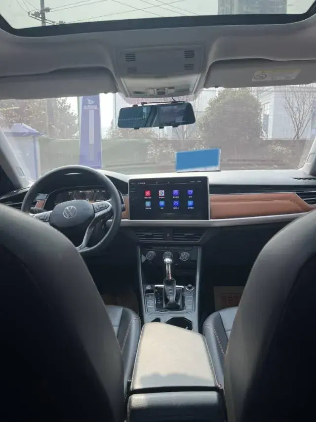 2023 VOLKSWAGEN BORA thumbnail 4