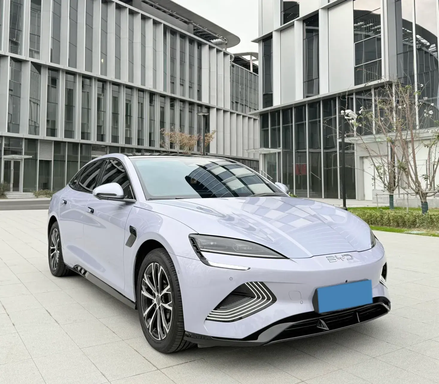 2025 BYD SEAL thumbnail 3