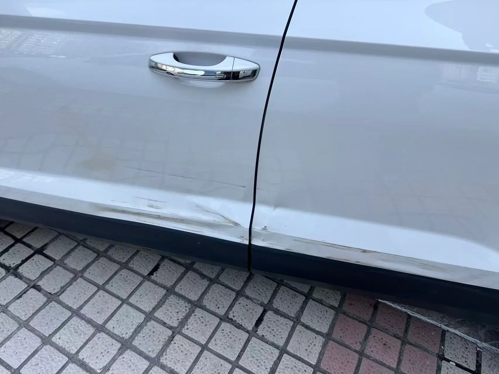 2021 VOLKSWAGEN THARU thumbnail 3