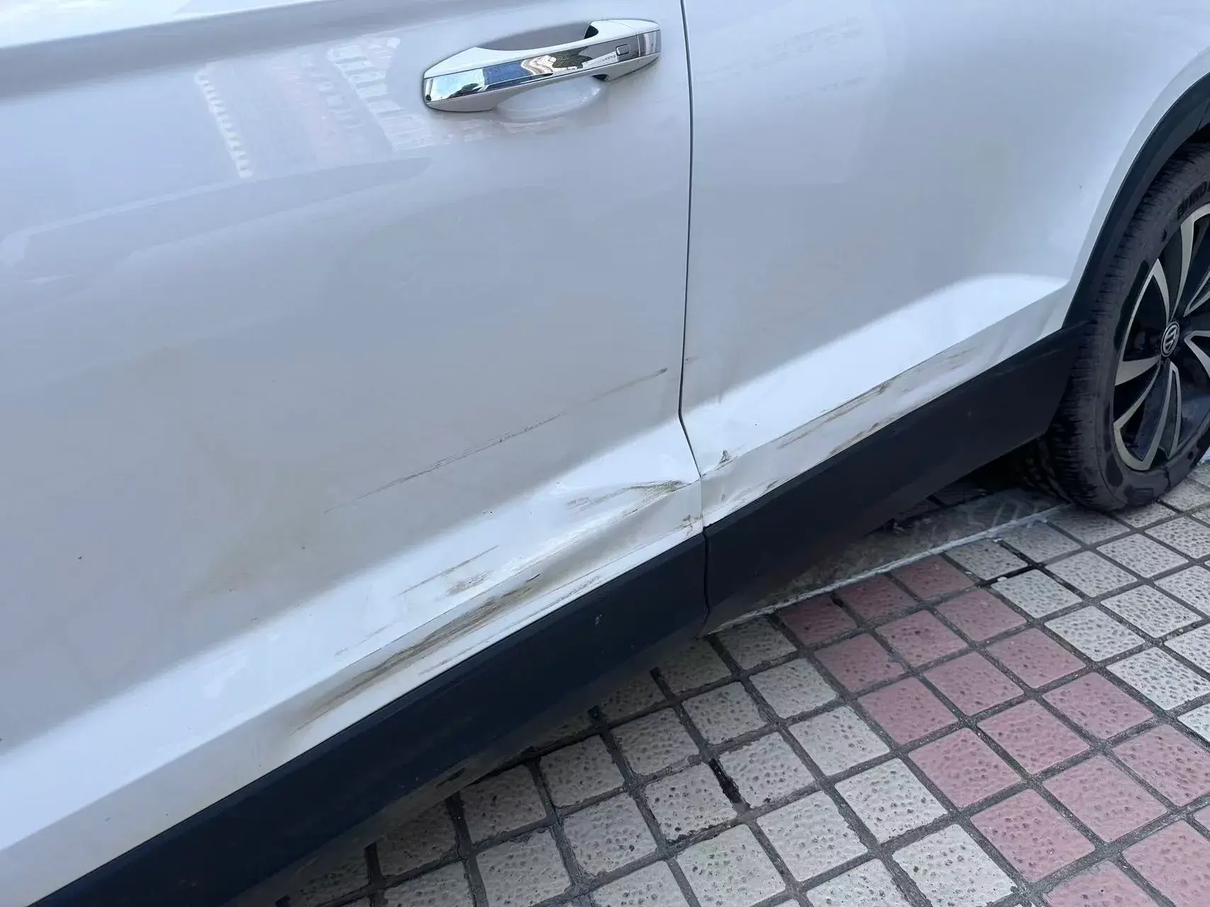 2021 VOLKSWAGEN THARU thumbnail 2