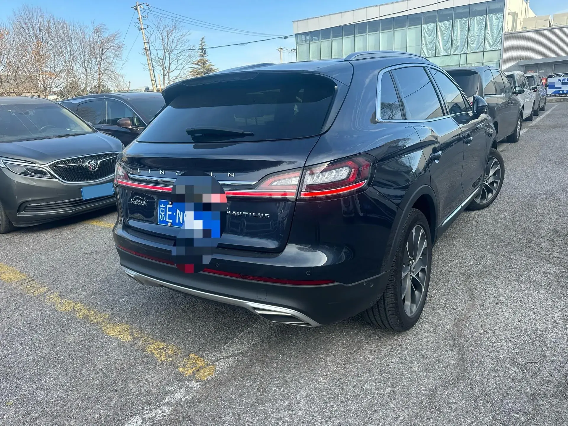 2021 LINCOLN NAUTILUS thumbnail 3